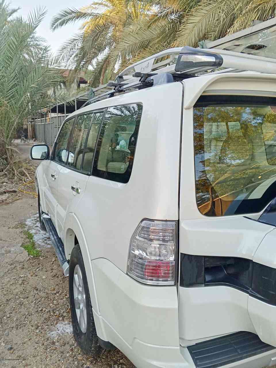 السلام عليكم.
اخوان باجيرو 2015 حبتور فول مواصفات بأسمي السياره تحويل مباشر سويچين فتحه كشنات كهرباء تحكمات ستيرن  كامره خلفيه وكامره حوادث  ثلاجه شاشه اندرويد تبريد 3 قطع مري كهرباء محرك 3500 المرغوب خير من الله لانضوح لا تبخير سياره نصبتها كلش حلوه ومال بيت مصبوغه احزاام اثر شخوط للبيع او المراوس حسب القناعه السعر 145 وبيها مجال للشراي عنواني بغداد *********** متواجد واتساب
