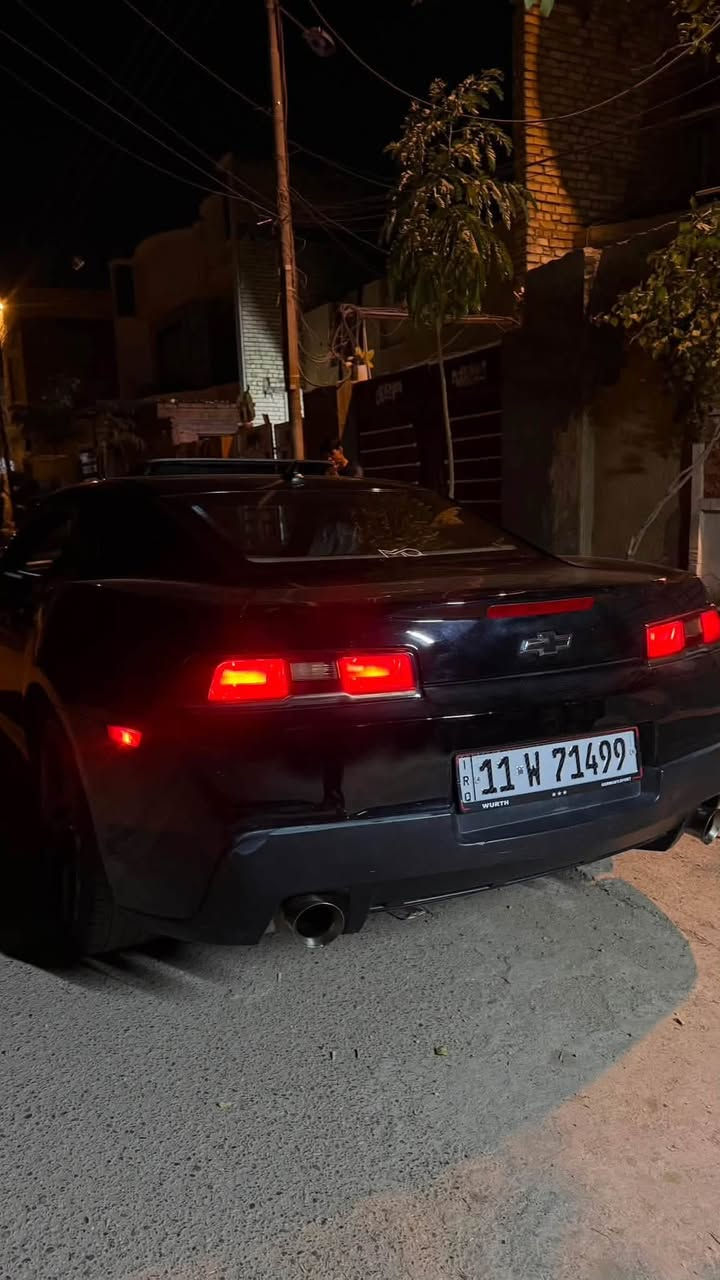 السلام عليكم كمارو موديل 15 RS V6
السيارة فول للأخير فتحة شاشة كبيره 
داخلة كلين وهنا صار بيهه قطعة وحدة فقط 
كفالة كير مكينة اكسل كلة مكفول جديدة السيارة تاخذهة متصرف عليهة ربع بيهة ادامة كاملة رقم بغداد باسمي مكاني بغداد السعر 95 ***********
