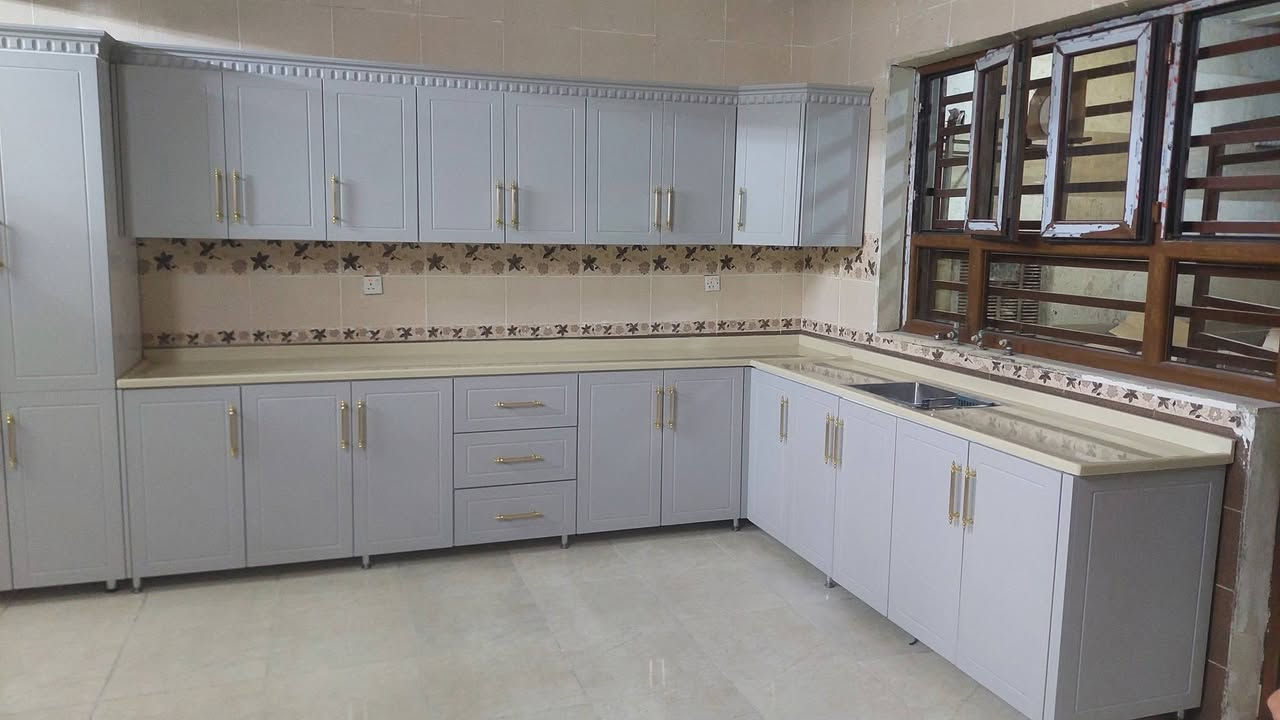 كاونتر المنيوم أبواب خشب راسلني عالاواتساب ***********
