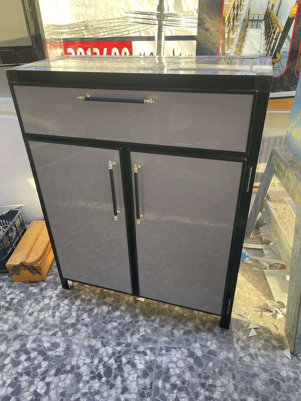 السلام عليكم نقدم لكم كل ماهوا جديد للعمل HDF🌹الامنيوم 🌹بيبان الامنيوم 🌹بيبان BVC🌹 وجميع عمل الامنيوم وما يحتاجا المنزل 🌹🌹عنوان كربلاء حي الغدير قرب سوك 🌹للستفسار ***********سيد امير
