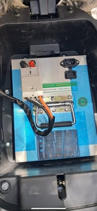 أباتشي ليثيوم من مويد طياره 72 فولد 50 أمبير تاير حجم 12 الدراجه جديده...