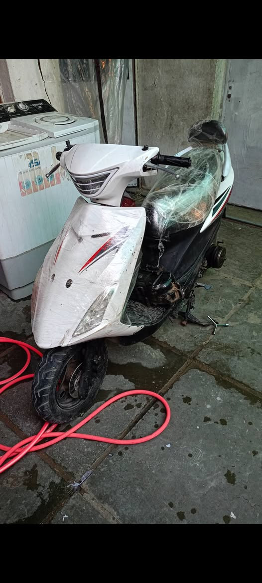 دراجه ادرس للبيع. دراجه جانت شغاله الله.  يشهد طفيته وسلف كام ميشتغل شاير قفل جنطه هورن عداد سرعه كله شغال الدراجه نضيفه مستعجل عله بيعته سعره 100وبيه مجال كوم حديد قبق لهندر مكسور مكاني.  بغداد لمدينه قطاع 79


**إذا كنت صاحب هذا الإعلان وتريد حذفه لأي سبب، رجاءا أرسل رسالة إلى الدعم الفني**