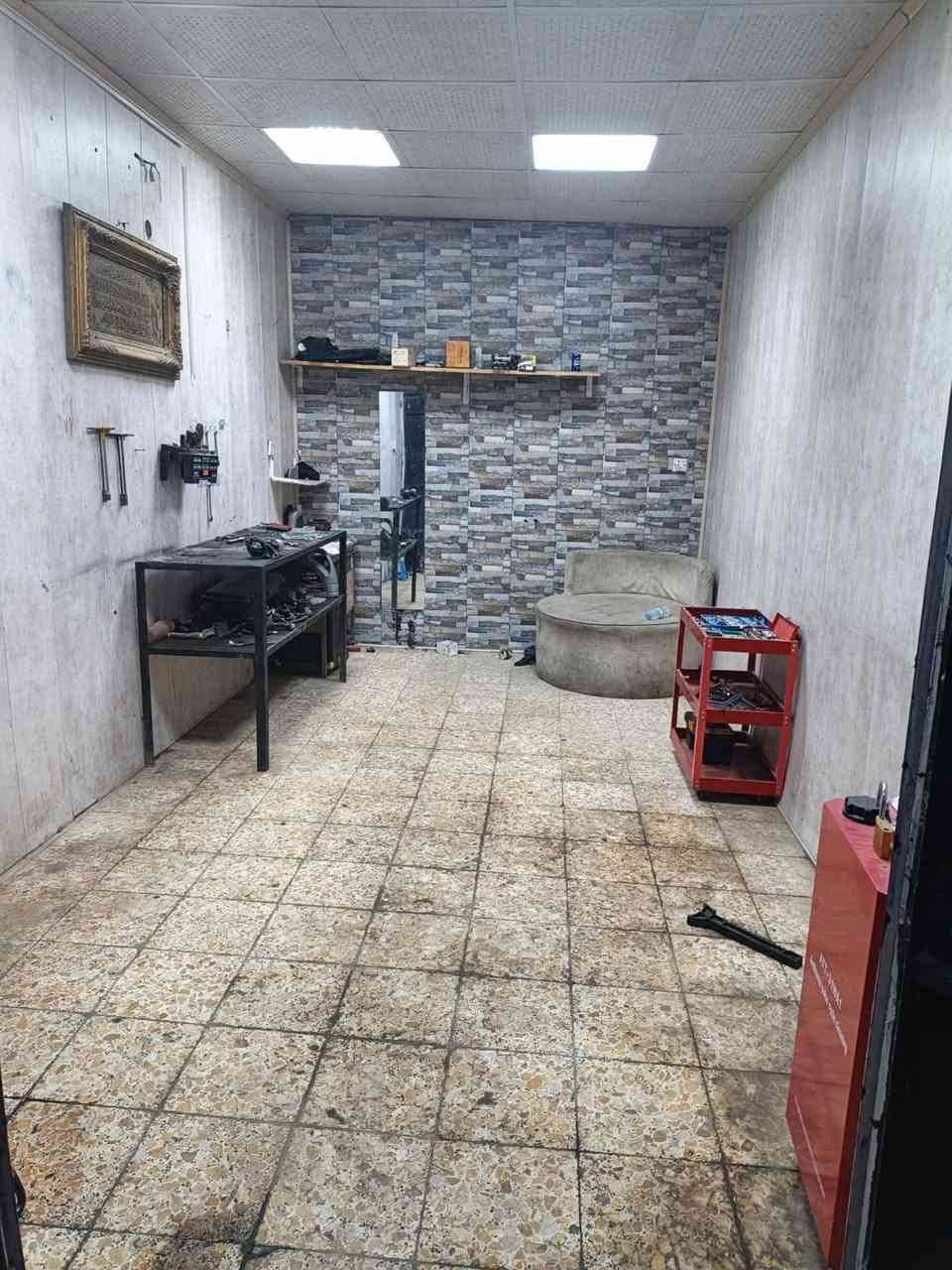 السلام عليكم
محل للبيع
في شارع الصديق
 قرب مرور الغزاليه
للاستفسار :***********
