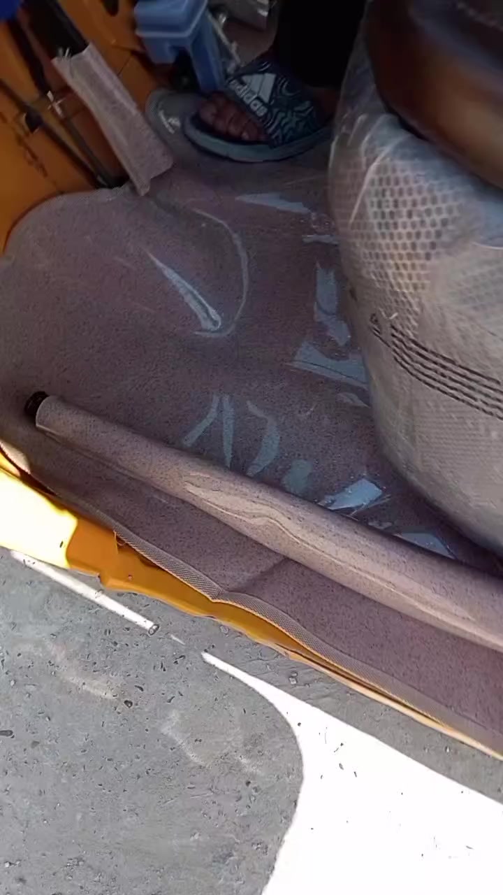 سلام عليكم تكتك 22
شهر 3 تكتك بيها لغد وبيها يم بكلايت شبر بس معمره تعمير فول 
ماجناي من تخم تاير اصلي من ويل اصلي من وقيات من مسجل اوراقه كامله الغبور القلم 
محرك +اكسن مكفول برغي مامفتوح جيب الف فيتر 
***********
بغداد مدينه الصدر 
رايده ب8بيه مجال
