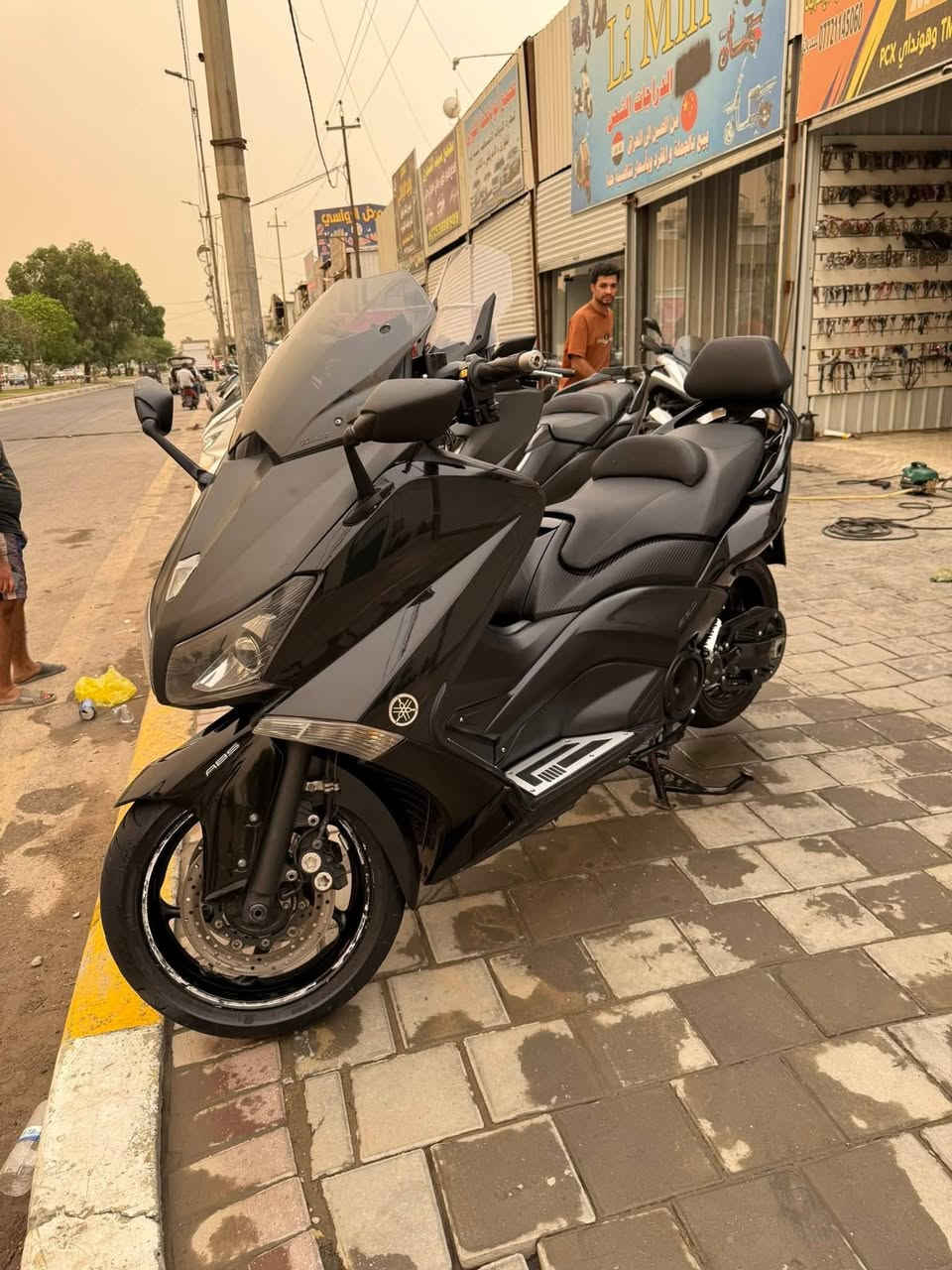 السلام عليكم تي ماكس نضيفه حيل كفاله عامه مديل. 15 ماشيه 23الف الدراجه بعدهي بحله الوكاله ماخذه من معرض الواثق واريد ابيع مستعجل عله بيعته رايده ب30وبيه مجال بصيط البكان بغداد الرقم ‏‪0783 890 2311‬‏
