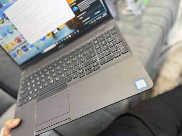 لابتوب وحش الالعاب والمونتاج DELL 
مواصفاته موجوده بلصور
متوفر توصيل 
السعر ٧٥٠ الف
العنوان ناصريه مركز
***********
