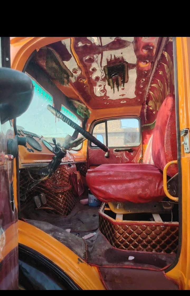 ابو رديل للبيع موديل 91
مقفوله كفاله عامه 10 طن 
رقم انبار انجليزي 
***********
