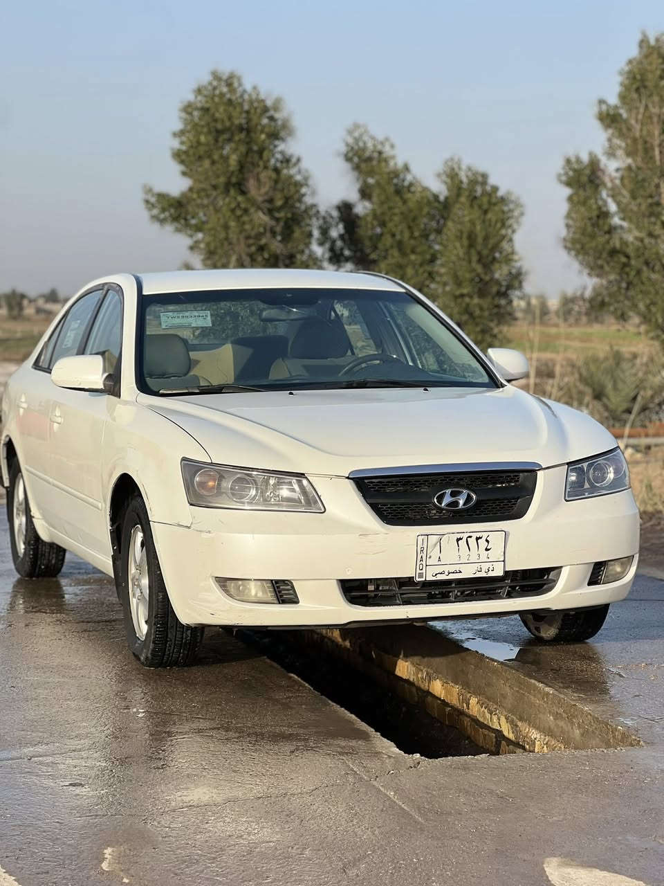 السلام عليكم 
سوناتا موديل 2006
خليجي سياره  جاهزه على. الاخير مال جناي 
حدايه تخم تاير شرط 
مكينه كير كفاله  
رقم ذي قار باسمنه تحويل ثاني يوم 
سياره بيه رشات صبغ بسيطه 
مكاني  ناصريه قلعه سكر 
السعر 85 وبيه مجال 
***********
