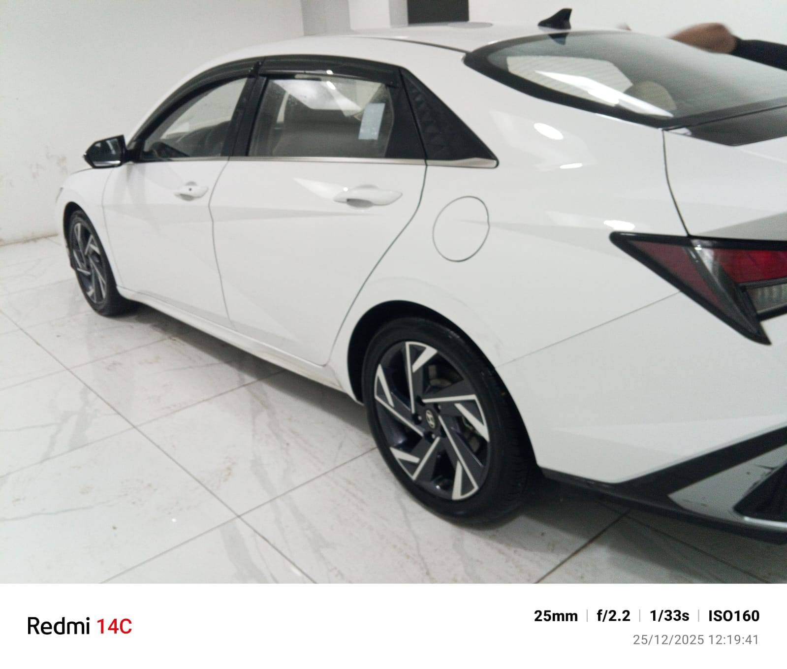 السلام عليكم هونداي  النترا فول فول
الموديل : 2024. تجميع الصين
المحرك : 1.5 دبل نوزل كير 8 سرعات
العداد: 26000 قابل للزيادة سيارة مال بيت
الرقم  : سليمانية وكامل وجاهز شرط التحويل
بصمة تشغيل بصمة ابواب عدد ٢
عداد سرعة ديجيتال
مقاعد جلد  اسود 
لايت زنون عالي ناصي
فتحة سقف
صندوك ذكي
ويل كب كروم
تبريد قطعتين
مري كهرباء+ اشاير بالمري
فول تحكم ستيرن
حساسات خلفية و اماميه  +كاميرا 
سايد بريك كهربائي
حساس ضغط الاطار 
درايف مود+اوتوهولد 
 عنوان / كلار
سعر /143

ومجال للشراي
للتواصل *********** كالار, السليمانية
