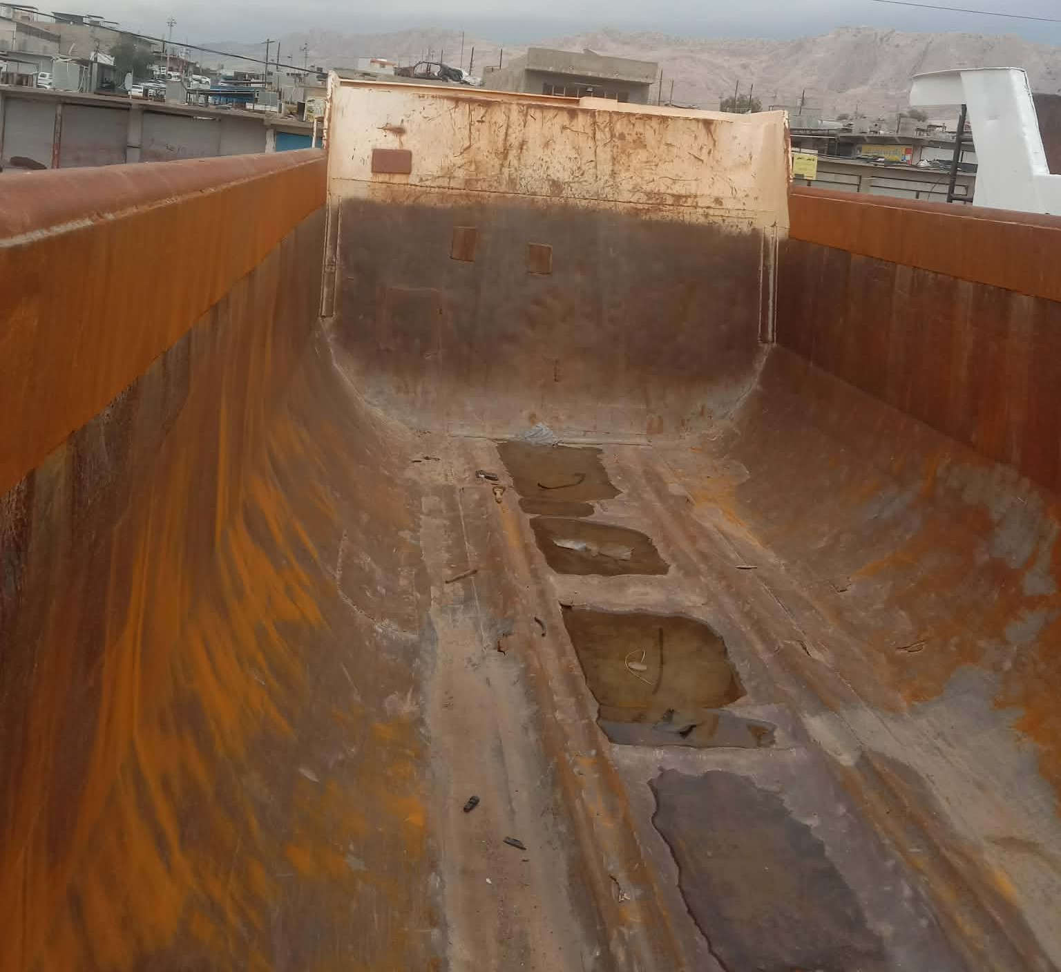 سلاوي خواتان ليبيت
ئةم بؤدية بؤفرؤشتنة 
لةسةر خشك دام گردووه 
كامل جاهزه مكان دربنديخان 
***********
