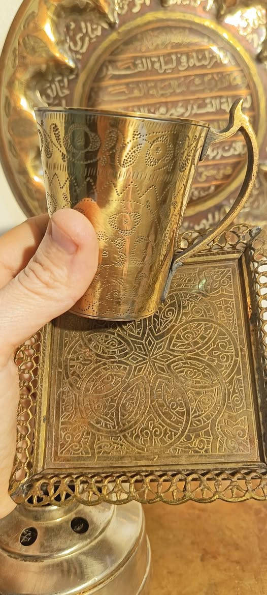 أستغفر الله العظيم، اللهم إني أسالك فيضا من فيوضات فضلك.
............................

مساء الخير، يلا نشرب قهوه ونعدل المزاج.

............................

للبيع بإذن الله:

- مجموعة كامله نحاس، لشرب القهوه وتعديل المزاج مكونه من:

   - سبرتايه نحاس مطليه فضه سويسري مختومه بحالة الزيرو.

   - كنكه نحاس نمره ٢ نحاس شغل قديم تقيل.

   - فنجان نحاس هندي قديم نقش إبره.

   - صينيه نحاس قديمه نقش إيراني حرف شفتشي.

   - جراب ولاعه توتيا.

   - طبق نحاس إسلامي تعليق قديم وتقيل.

تتمسوا بالخير أحبائي،تحياتي،،،

................................

الحمد لله حمدا كثيرا طيبا، نحمده ونشكره على نعمه وفضله علينا.

يسعد مساكم حبايبي،،،،،،

إستمتعوا معايا، التفاصيل بالفيديو،،،،


**إذا كنت صاحب هذا الإعلان وتريد حذفه لأي سبب، رجاءا أرسل رسالة إلى الدعم الفني**