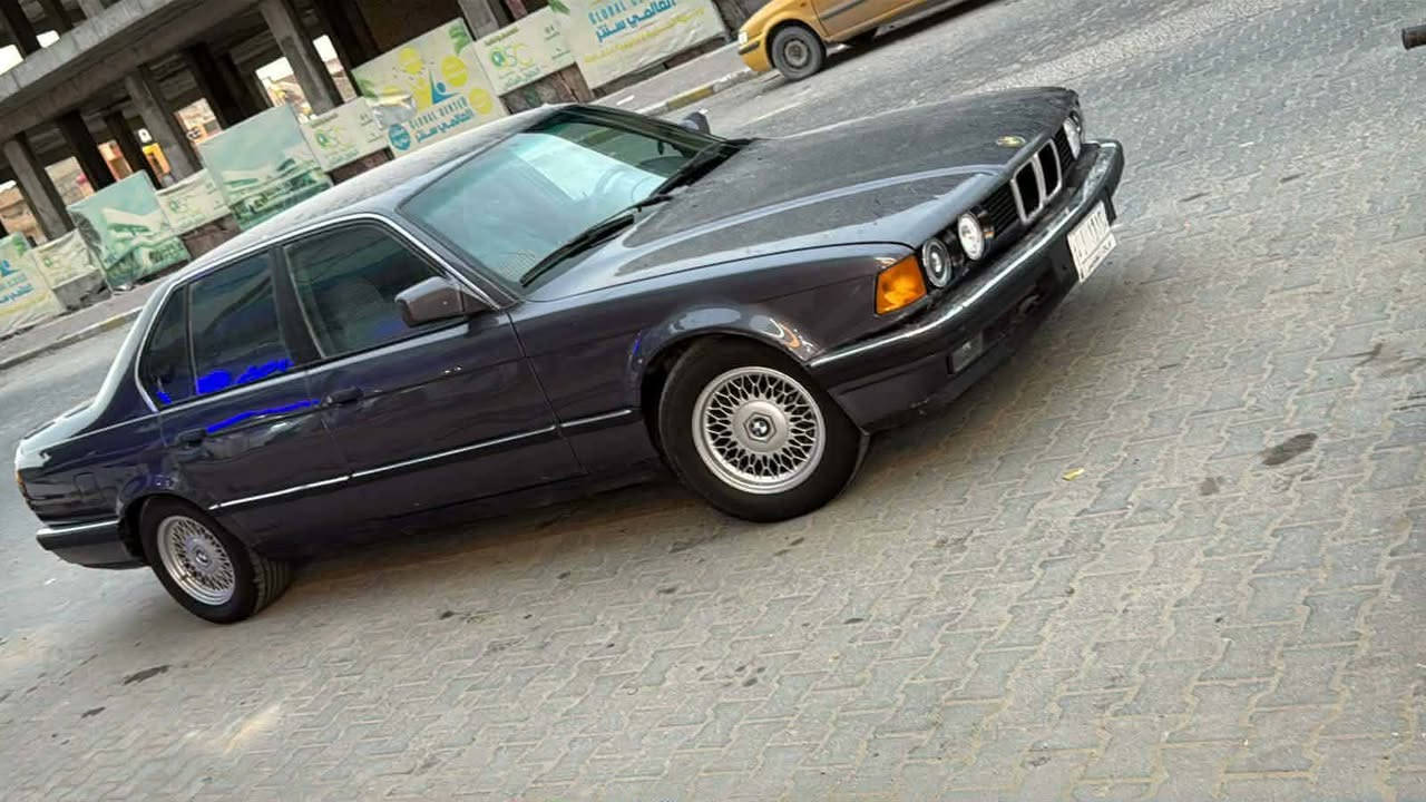 سلام عليكم بي ام 735 محرك بلاد 6 محرك مفتوح 35.. كير اتو. مصبوغه حزام لجماليه كفاله عامه مداور ثاني يوم..
بيع فقط موديل 90 سياره جاهز من كلشي سعر 56 بيه مجال بسيط بي مجال مكان نجف حي الوفاء رقم الجوال ***********
