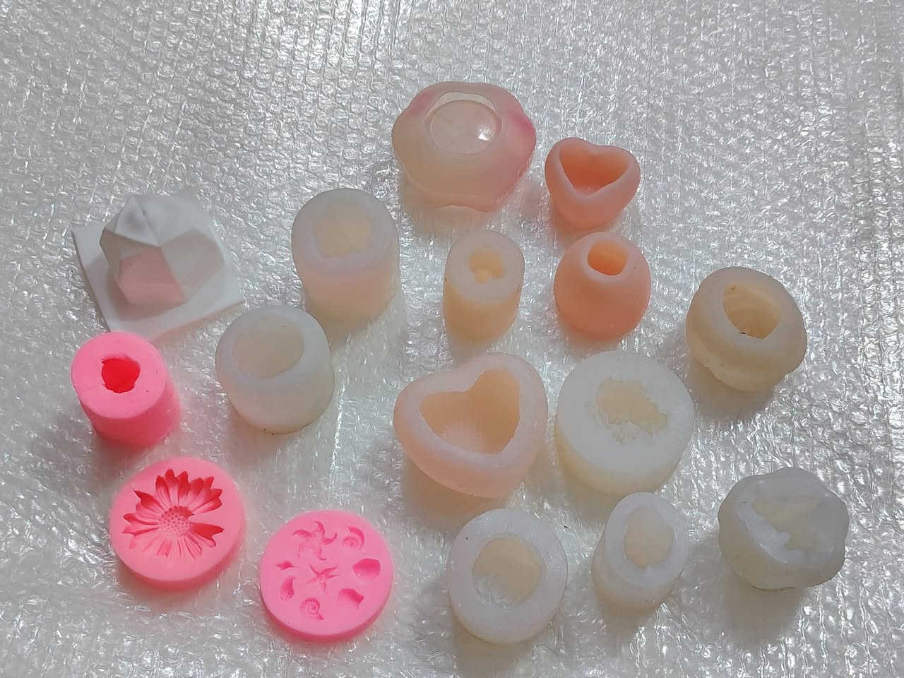 للبيع  مفرد او كلهم سوه
الصغار ع الف والكبار كلمن وسعره
+ 
متوفر عطور مركزة  + فتيل + مثبت فتيل + اللوان شمع 
+ اعواد شمع + الوان حجر 

متوفر توصيل جميع المحافظات


**إذا كنت صاحب هذا الإعلان وتريد حذفه لأي سبب، رجاءا أرسل رسالة إلى الدعم الفني**