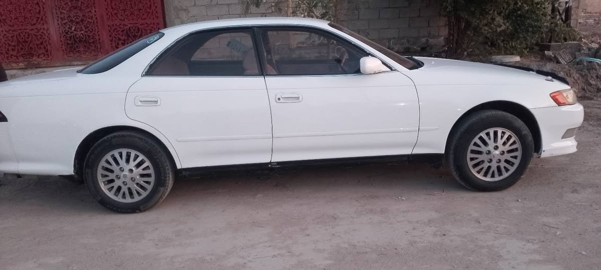 سلام عليكم.. شباب 
وينه لي يدور جديد وكفاله. 
مارك كفاله عامه للبيع مكفوله مكينه وكير حداديه  تخم تايرات جدد تبريد كهربائيات كله شغاله. 
..... سعر 70$وبيه مجال مكان شطره. 
..... 
رقم الهاتف ***********
