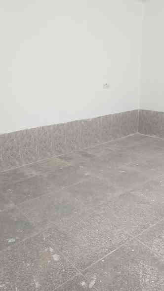 للايجار في السيدية لدى مكتب الكرم للعقار
مشتمل طابق ارضي المساحة 100م يحتوي على
غرفة كبيرة 5*5
وصالة ومطبخ وصحيات 
بديل الايجار 700
للاستفسار مراجعة مكتب الكرم  للعقار 
او الاتصال على الارقام التاليه 
***********
