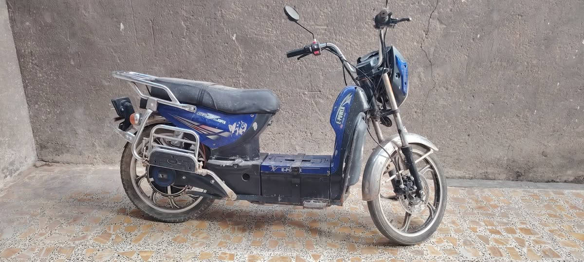 مطور متروك صارله تقريبا 4 أشهر بطاريات يعني متروكات يحتاج له بطاريات وشويه تلحيظات والسعر انته قيم بالي يرضى الله واخذه
الرقم ***********
