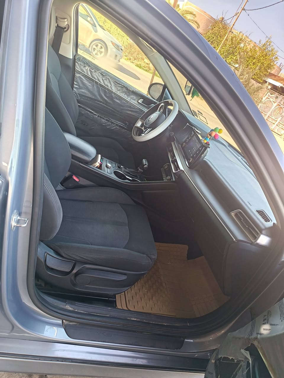 السلام عليكم
مديل ٢٠٢١ معوقين بعدلها سنه وشويه تفك وكاله باسمك تجي حادثها قبق جنطه وجاملغ خلفي بدون داخل السياره جديده وماعايزه اي شي

بيع مستعجل ١٤٠
***********
