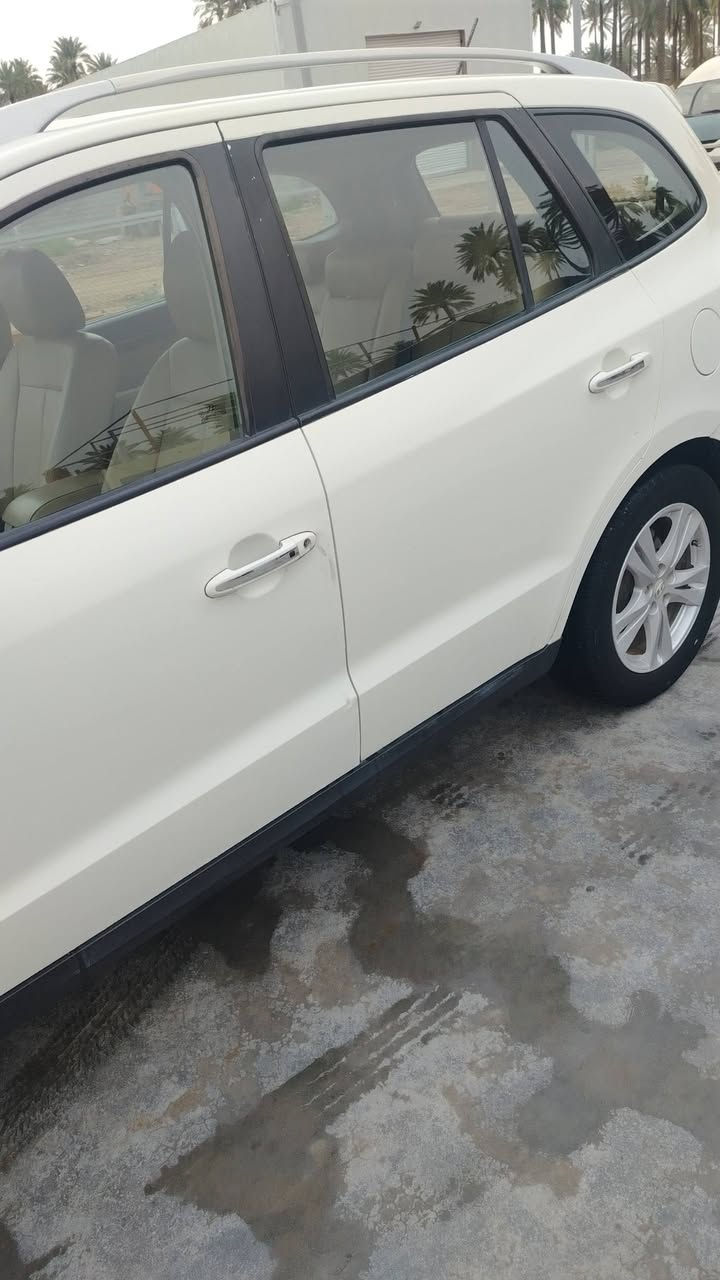 مكلف بل نشر ***********
سلام عليكم 
سنتافي خليجي موديل 10 بيه جاملغ خلفي 
ورش جاملغ امامي عكس جهة سائق بدون ضربه باب تبديل خلف سائق كير محرك كفاله 
سعر 133 مكان سيارة بغداد الطارميه 
للااستفسار
***********
