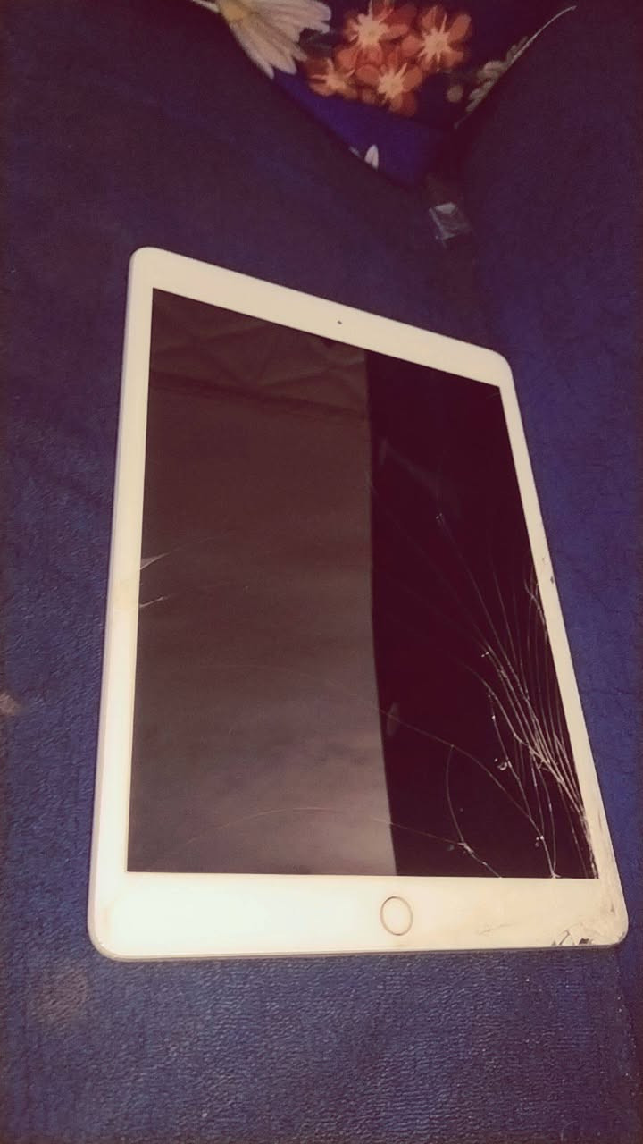 سلام عليكم ايباد سفن7ابل نضيف شوفت عينك يراد ايكلود وينفتح سعࢪ(75وبي مجال) آلعنوآن (بغداد العبيدي فلكه حي نصر) رقم التليفون(***********)
