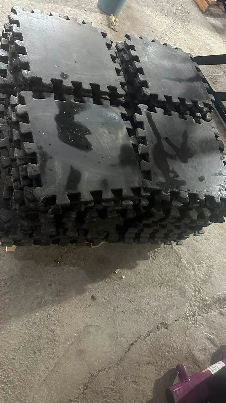 ارضيات للبيع 40*40 نظيفات بس مو نظافه فول عددهن 90 قطعه سعر القطعه (3) الأف دينار مكانيي بغداد الدوره البوعيثه
***********
