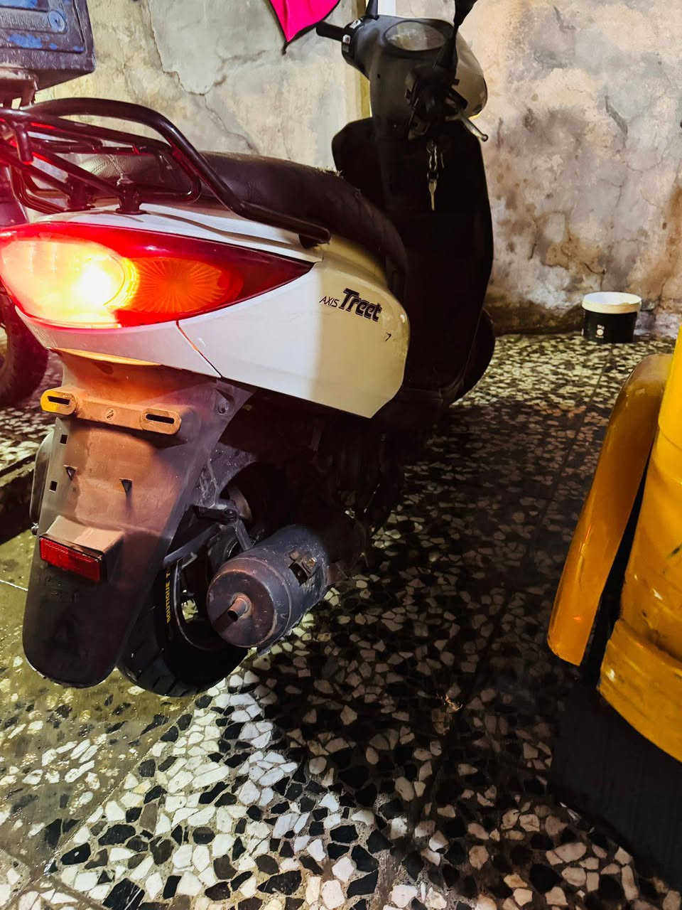 السعر 1500وبيه مجال حك الجيه

النعوان. بغداد البلديات حي الضباط شارع الكاشي 

***********
