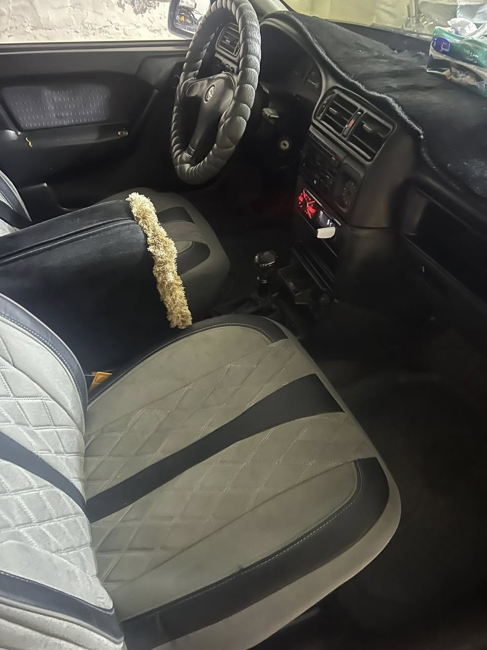 السلام عليكم فكتار موديل 93للبيع حجم 18سيارةً حلو مصبوغ جمالي بدون معجون دواخل شاصي شرط سنوية جديد كاربون بانزين للسعر 42 
***********
***********
