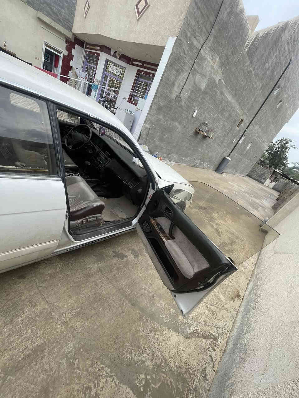 السلام عليكم  كروان بطه منفصل للبيع موديل 92 سياره حلوه وجاهزه داخله خير من الله تبريد ثلج حدايه حلوه مكفوله من الكص ونقل الجثه والعيب الشرعي رقم بغداد تحويل مباشر سياره صارت عندي بداية بكن السعر 45 وبيه مجال لشراي مكاني صلاح الدين قضاء بلد ***********
