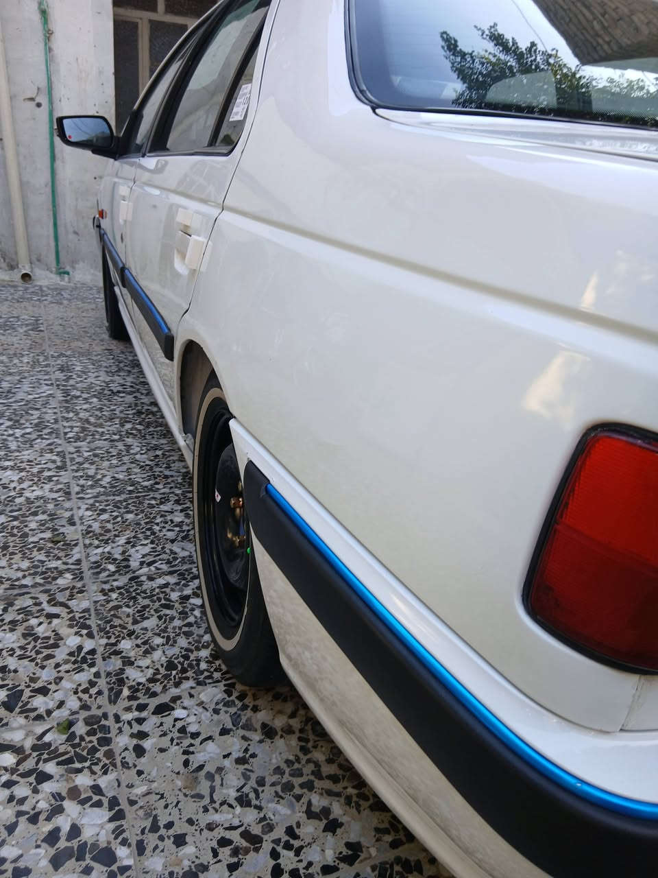 السلام عليكم بيجو للبيع موديل15بسمي سنويه جديده لل31 هزه جديده مكينه كير تبريد حداديه تايرات كل جاهزات كهربايات شاشه كامره دوشمه كاعيه جلد سياره مبدل بنيد وهلال خلفي معمر سعر 45مكاني بغداد مدينه الصدر ***********
