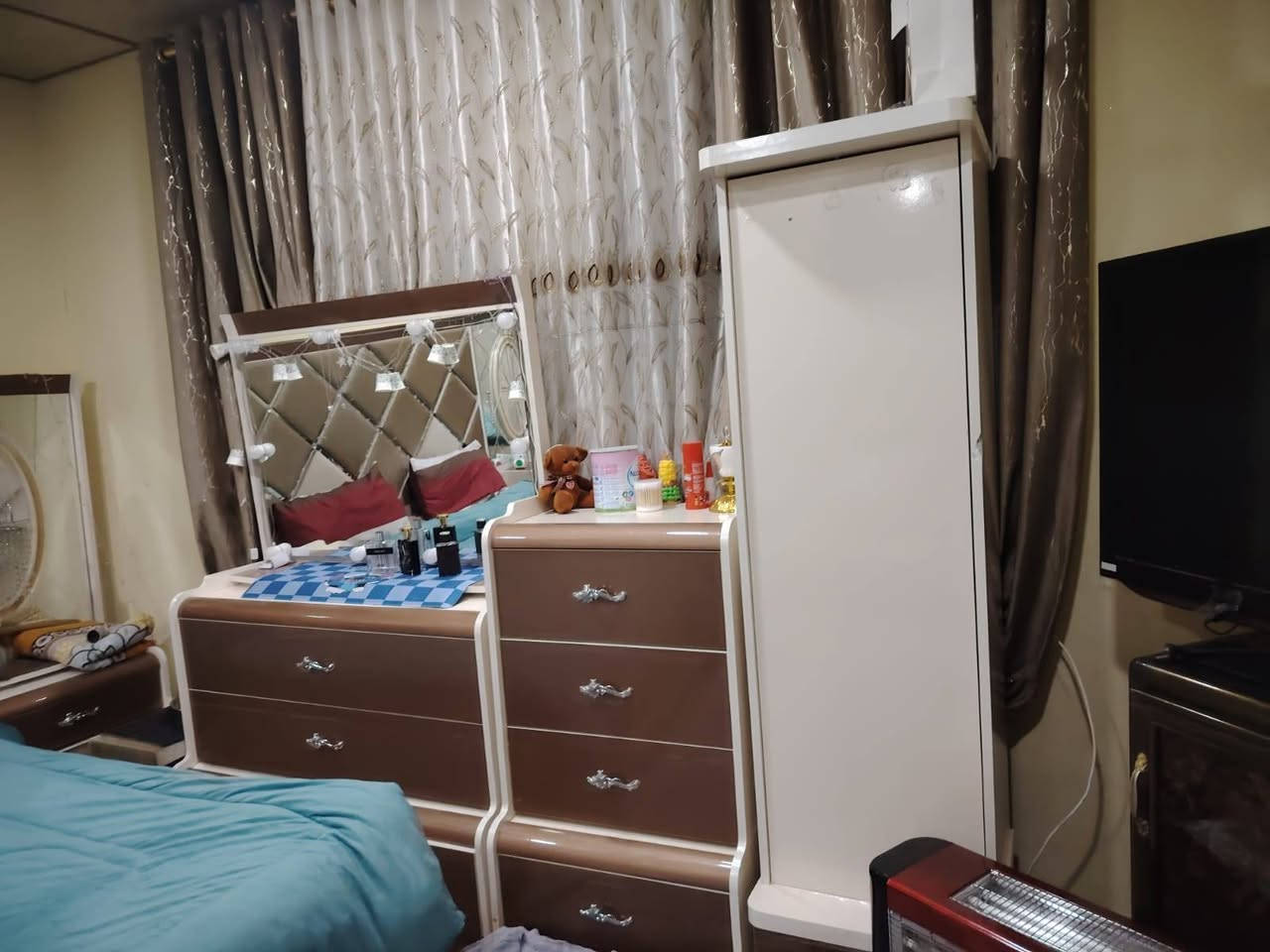 غرفه نوم اخو الجديد كل عيب ما بيها كلش نظيف سعر ٧٠٠ بيها مجال شراي تعال خاص
الي عنده غرف نوم للبيع راسلوني *********** او اتصال ع رقم
