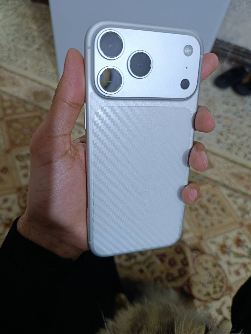 السلام عليكم
iPhone 17 Pro Max
ايفون 17 برو ماكس
ذاكره 256 دبل سيم كارت ZA لون ابيض
بطاريه 100 عدد دورات الشحن 25 مرة فقط

 نظافة 100 استعمال قليل ملحقاته كامله كيبل ما مفتوح
 سعر 2050 الف

للتواصل
***********
