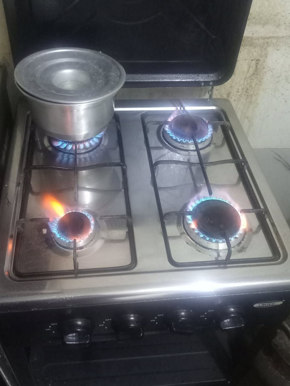 طباخين للبيع قيم واخذ
*********** وبي وتساب 
مكاني حي العسكري
