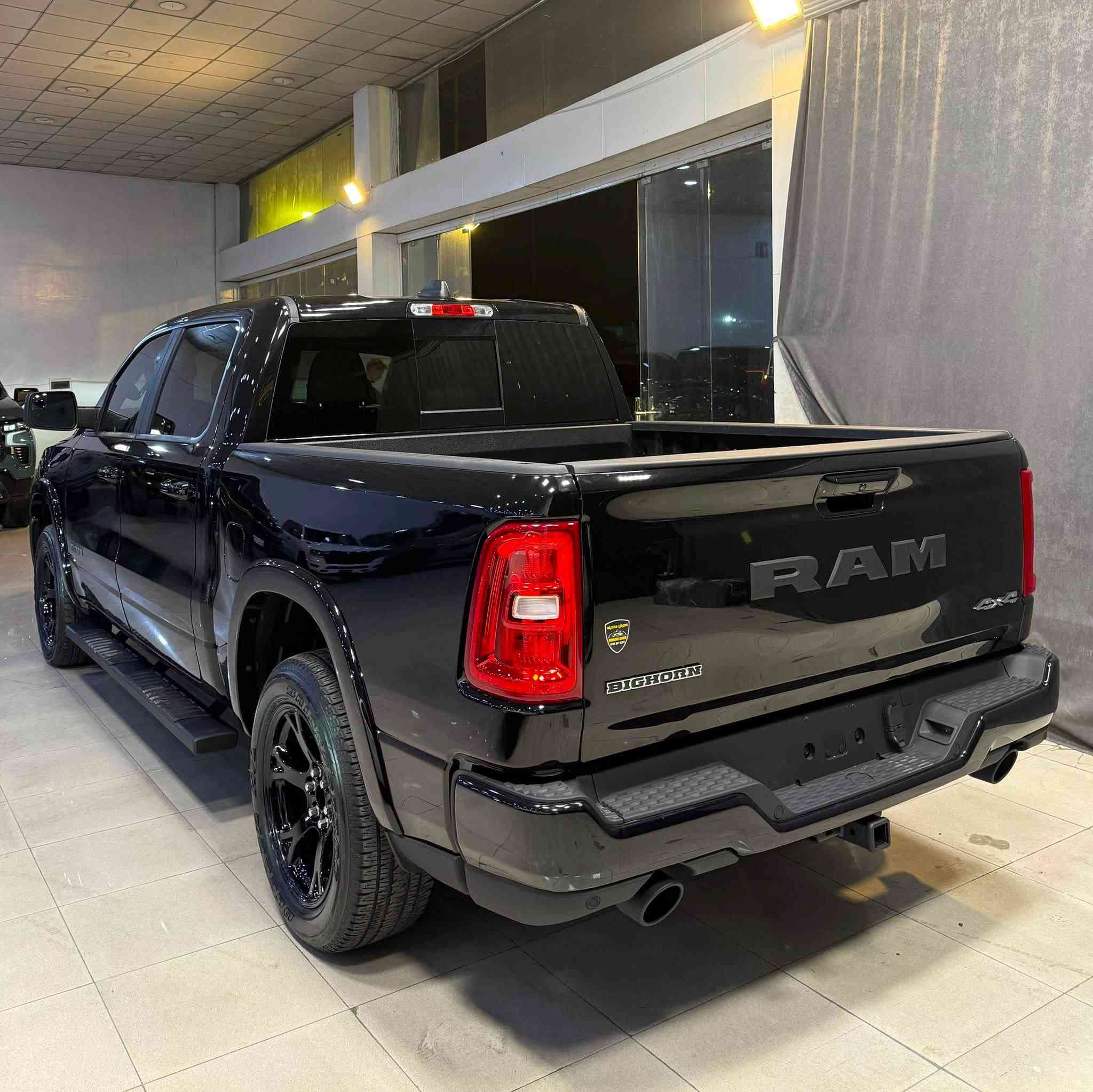 Dodge Ram 
2025 Bighorn
V6 - 3.0T - 4x4

بسمە و شغال
شاشە
کامیرە
کوشینات جلد 
باب طویل
بودی قصیر
دبل اکسل
ویل 20

10.000 mile
2 قطعە صبغ
سعر 325 ورقە

معرض ( مەدینە ) اربیل شارع ١٠٠م
***********
***********
