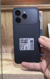 موبايل سبارك 40 برو بعده بكارتونه جديد ذاكره 256 بيع او مراوس بايفون ع...