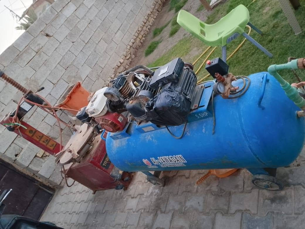 السلام عليكم غراض بنچر
للبيع  بطل و خالعه   المكان ديوانيه جمعيه جامع طالب شيال اتصل على هذا رقم ***********
