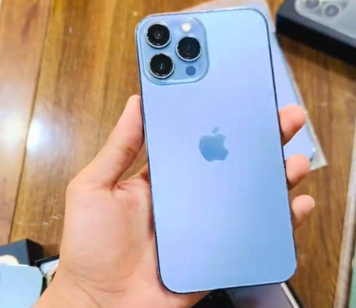 13برو ماكس
سعره 325 الف 
تريد تعرف شبيه اقره وتفهم
شرق اوسط ماستر عربي
ذاكره 256 بطاريه 92
فقط هاي السواد الي صاير بل زاويه 
بي كرت ضمان 8 اشهر 
وابد ماتمشي صارله 7 اشهر عل نفس حاله
قراضه كامل ويا شاحنته وكارتونته
توصيل موجود
حجز واتساب فقط ***********
