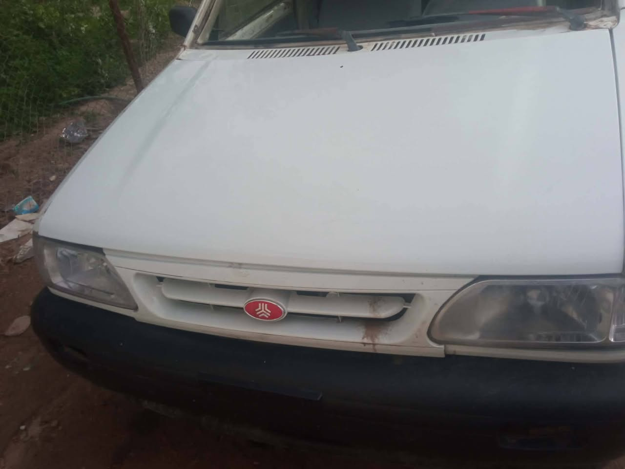 السلام عليكم سيارة سايبه للبيع مديل 2010 السياره عوزه جامه والرنكات عاطلات لان جانت متروكه السعر 23 وبيها مجال  الاتصال على الرقم *********** مكاني النجف المناذرة
