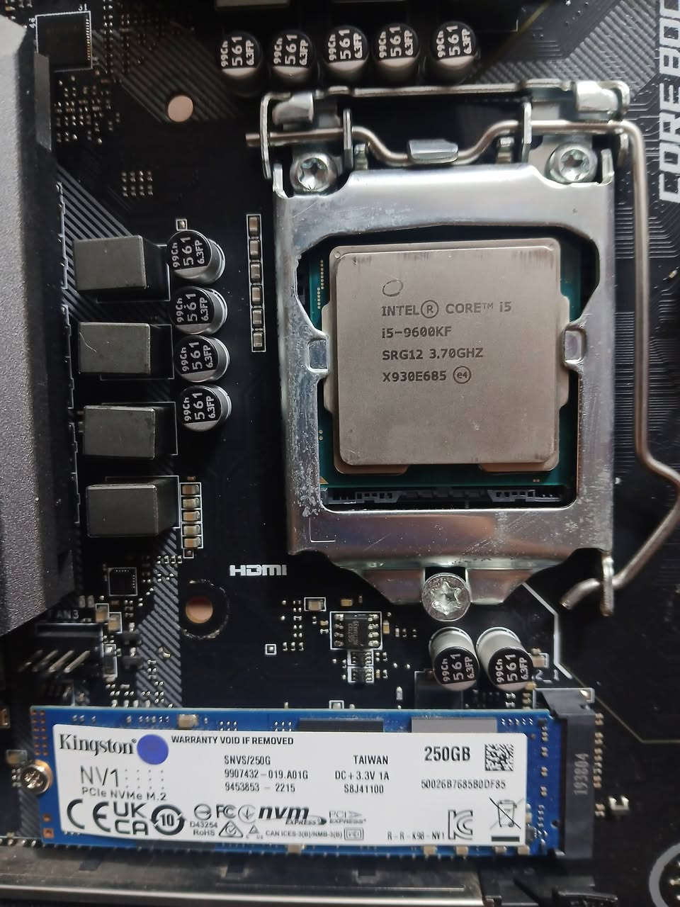 مذربورد msi B360 بهل شكل هذه + معالج i5 9600kF
+هارد M.2 كنكستون حجم 250GB ع سعر ابيع 
توصيل موجود بغداد وجميع المحافظات


**إذا كنت صاحب هذا الإعلان وتريد حذفه لأي سبب، رجاءا أرسل رسالة إلى الدعم الفني**
