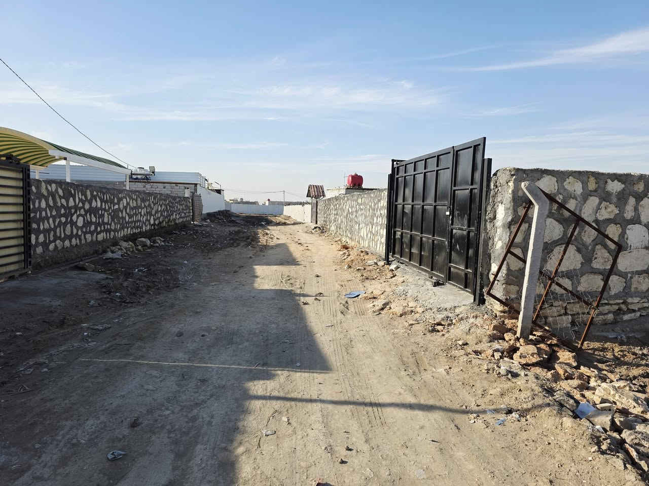 ارض للبيع مساحه850 متر وجها 15 ونزال55 ع طريق الدغارة ديوانيه خلف مطعم واثق بلمزارع   سعر 24 وبيه مجال***********
