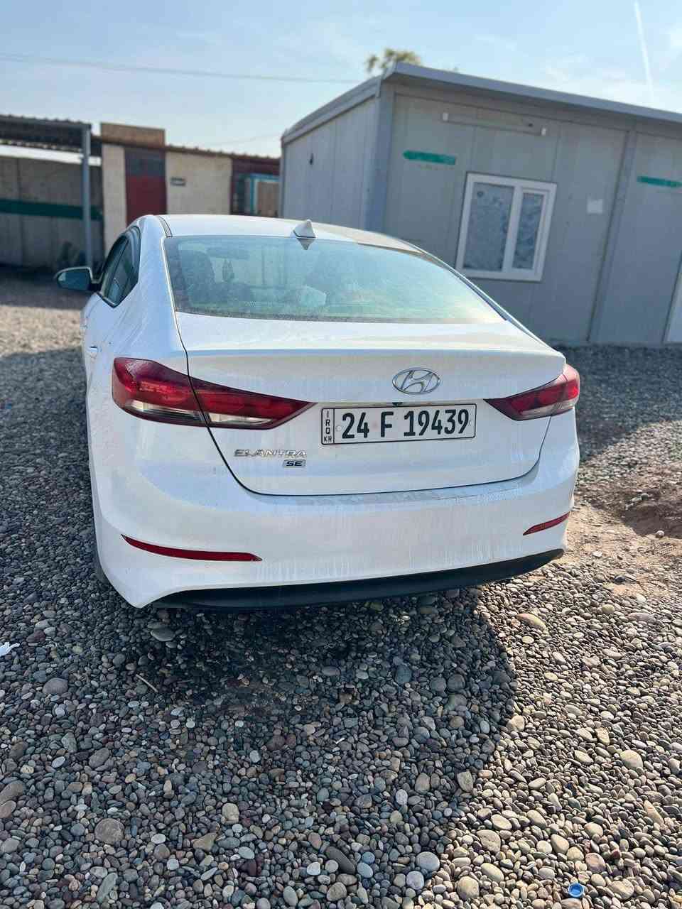 هونداي النترا موديل 2018 وارد امريكي
اللون ابيض صدفي
شاشة بلادي
كاميرا دوارة
رادار جانبي (نقطة عمياء)
ثلاث انظمة قيادة(عادي-اقتصادي-سبورت)
سنوية جديدة لغاية 2030 باسمي
هزه جديده
حادثها خلفي صندوك و شويه من الجاملغ الايمن الخلفي من جهة النفر بجم كبس. شرط لا ايرباك  طاكه ولا كلشي 
اضافة الى صبغ كارت اثر تشليع الصبغ بوند و شويه من السقف و شويه من الصندوك طخم امامي خلفي جديد. اربع تايرات جدد باتري جديد  سيارة جاهزة وكامله شرط تحويل وكاله حسب الرغبة  محرك 20 شرط لا صرف ولا نفخ  كير شرط  السعر المطلوب  128 وبيه مجال 
*********** 
ملاحظة  اني مكلف بالنشر اتصل على صاحبة وتفاهم معا. البيع نقد  فقط بدون مراوس
