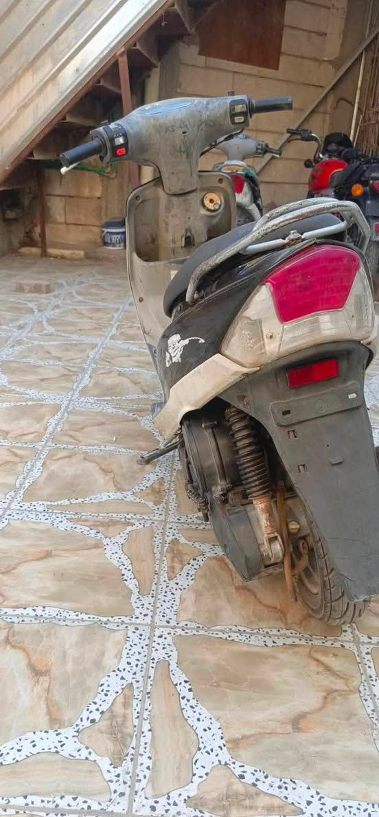 سلام عليكم دراجه للبيع  مفتوحه مرا وحده مكينه ناعمه  دراجه خير من الله باقي تفاصيل بالخاص بصره قضاء  عز دين سليم (الهوير) رقم صاحب دراجه ***********
