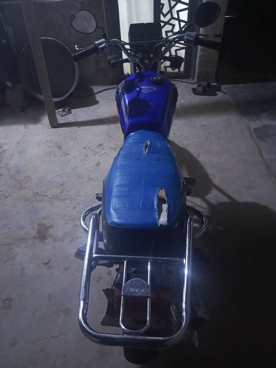 سلام علايكم دراجه البيع كامله بدون اوراق العيب البيه دبلات كدام عوج فقط السعر 450او بيه مجال مكاني الغزاليه ***********وتساب متوفر
