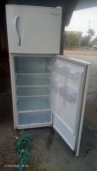 ثلاجه مستعمله ماطورة محترك للبيع ب80 وبيه مجال بصيط ثلاجه جديده بس عيب...