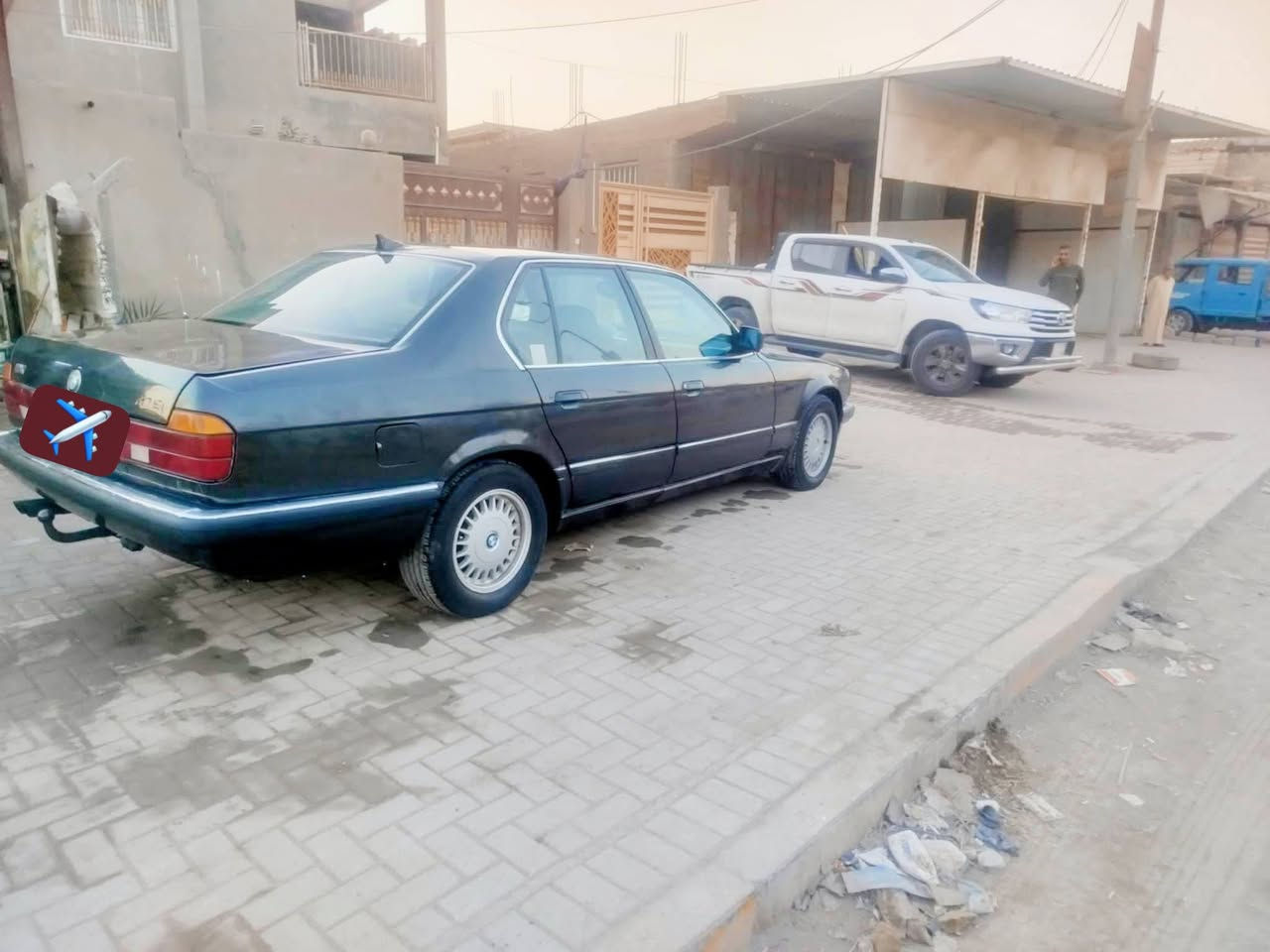 سلام عليكم الاخوه بي ام للبيع موديل 87 رقم بغداد انكليزي بسمي سنويه 27 سياره جاهزه السعر 50 وبيه مجال مكانه دوانيه قضاء المهناويه  للاستفسار اتصال ***********
