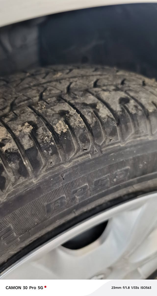 سلام عليكم نيسان سني مصري للبيع موديل 2024 سيارة بيها بارد خفيف من جهة اليمنى وفطر بالجامة الامامية كله موضحة بالصور
باقي السيارة نظيف جدا تحويل وكاله ثاني يوم سعرها 128 مكانها بغداد الدورة وهذا رقمي 
***********
