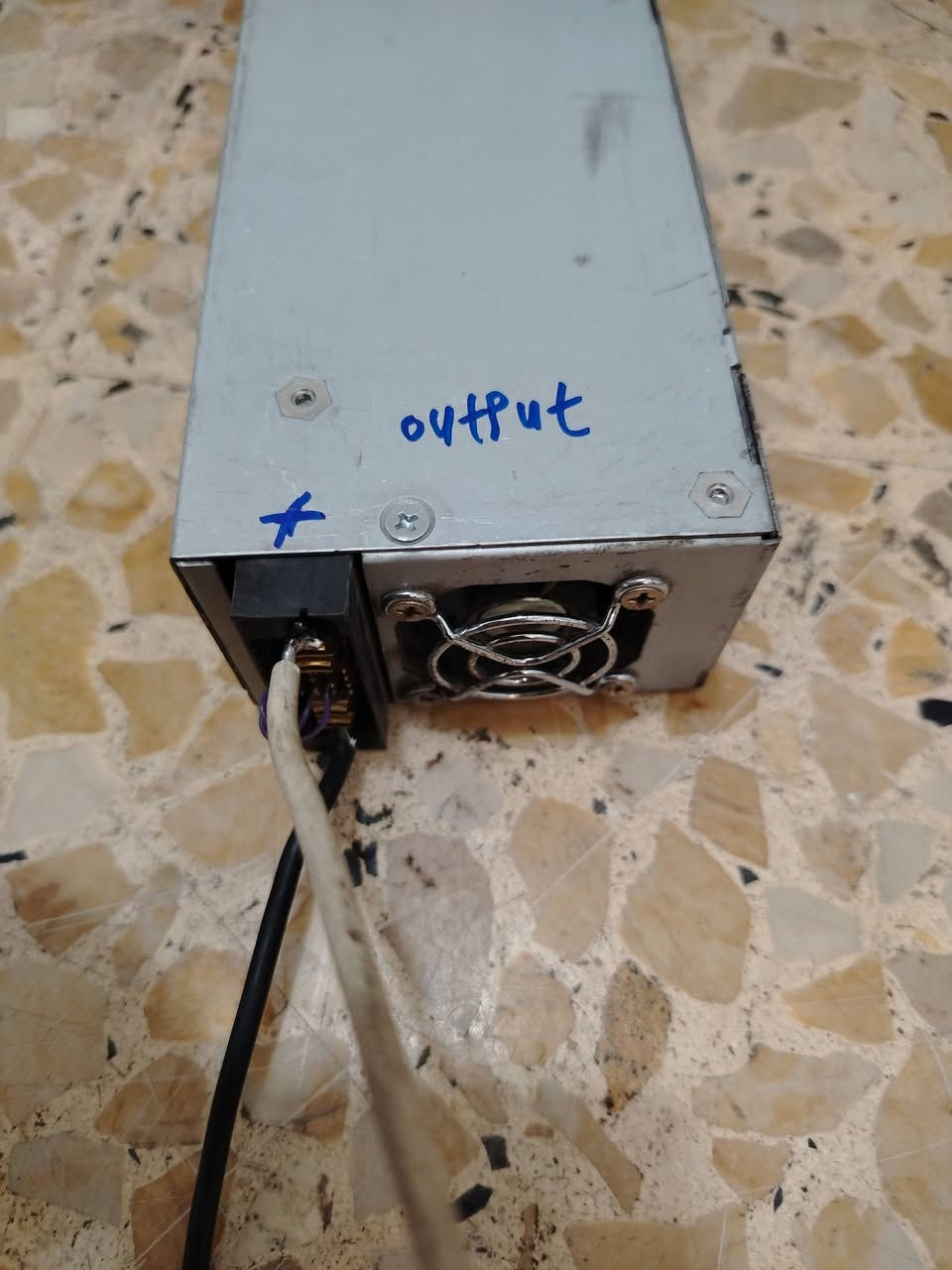 السلام عليكم
DC TO DC converter
دخول 36 الى 65 فولت 
خروج 12 فولت 49 امبير 
سعر القطعة 20 الف 
متوفر  11   قطعة
توصيل موجود


**إذا كنت صاحب هذا الإعلان وتريد حذفه لأي سبب، رجاءا أرسل رسالة إلى الدعم الفني**