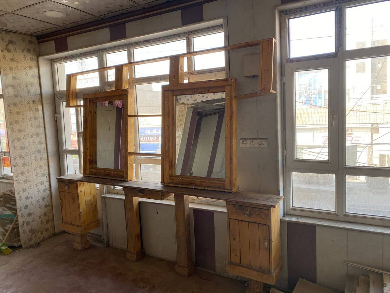 السلام عليكم ميز حلاقة للبيع بسعر مناسب
***********
موصل حي الزهور
