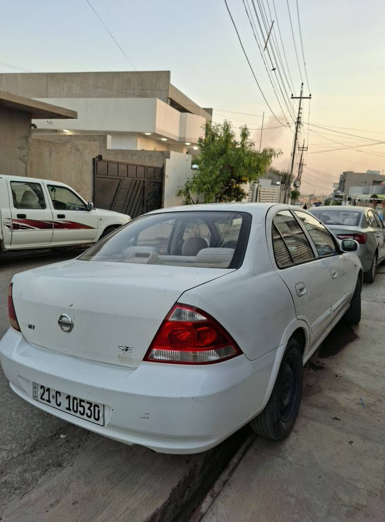 نیسان سەنی کۆری مۆدێل 2011
سەنەوی تازەیە تا 2031 گێڕو مەکینەو تەبرید بە شەرت کارەباییات هەمووی بە شەرت گێڕ تۆماتیک بێ تەقەو رەقە بە شەرتی تاخم پێش و بەناوکردن 
لێدراو / سێ پارچەی بۆیاخەو بۆنیتی گۆڕاوە و ٤ پەنجە لای بەتانەکەی گرتوە 

سعر /85 و معامەلە
0772 963 6669 كركوك, العراق
