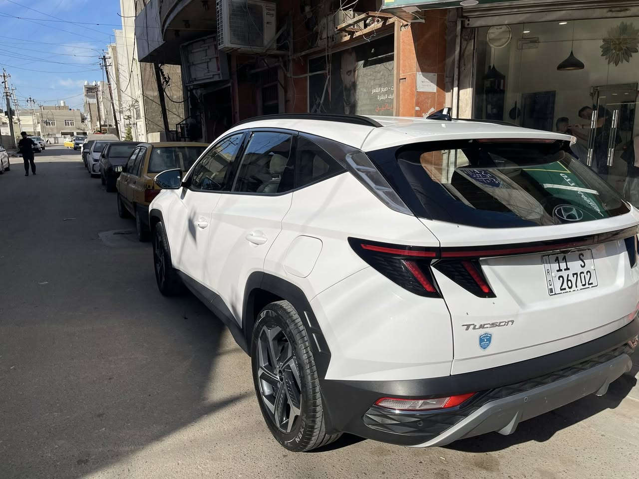 توكسان موديل ٢٠٢٤ شركه هونداي الأولى ماشيه 29قماره حديد سياره جدا نظيفه مكفوله من بارد والضربه تبديل الدهن حصرا في الشركه رقم بغداد الألماني 
مكان سياره كمب ساره
السعر 215 
***********
