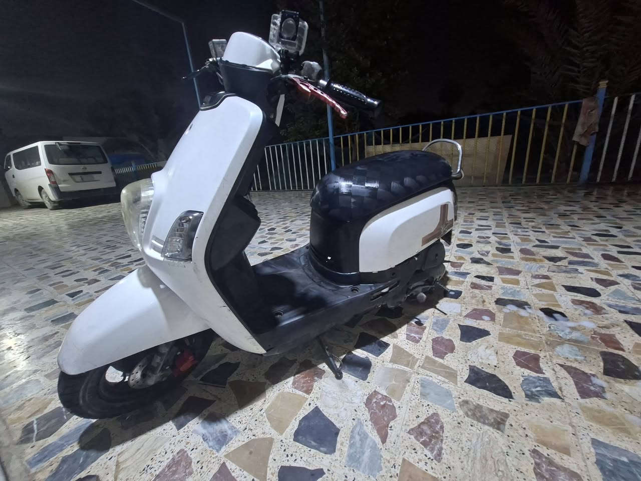 دراجه بوليس نضافه 100‎%‎ دراجه رمبه صارلها 3 اشهر طالعه من الوكيل مكينه كفرات كهربائيات خير من الله متواجد خاص وهذا رقمي ***********
