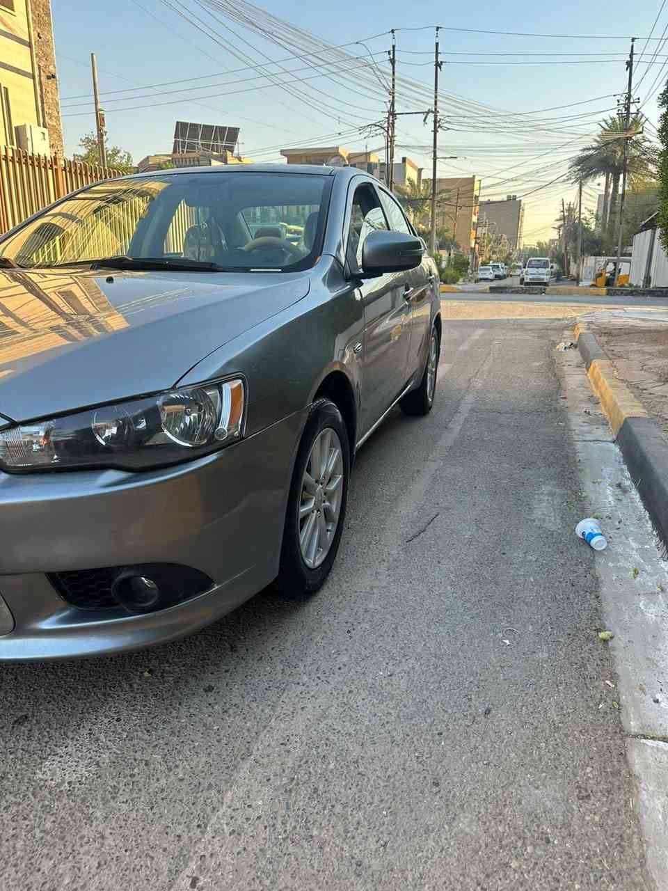 السلام عليكم
لالنسر قرش موديل 16 خليجي 
مكينة 1600 مكفولة 
بيه صبغ مكانات أبيع حزام 
سيارة فول موصفات 
ماشيه 112 
مكان السيارة بغداد البلديات 
السعر 80 وبي مجال 
الاستفسار ***********
